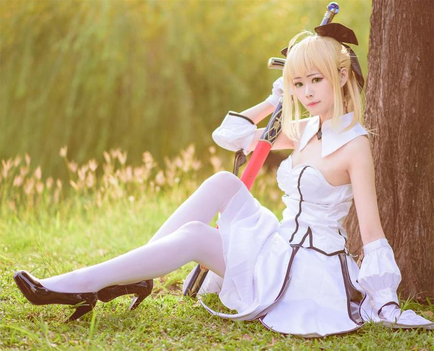 Arty亚缇cosplay樫野的美图：化妆技巧大揭秘。