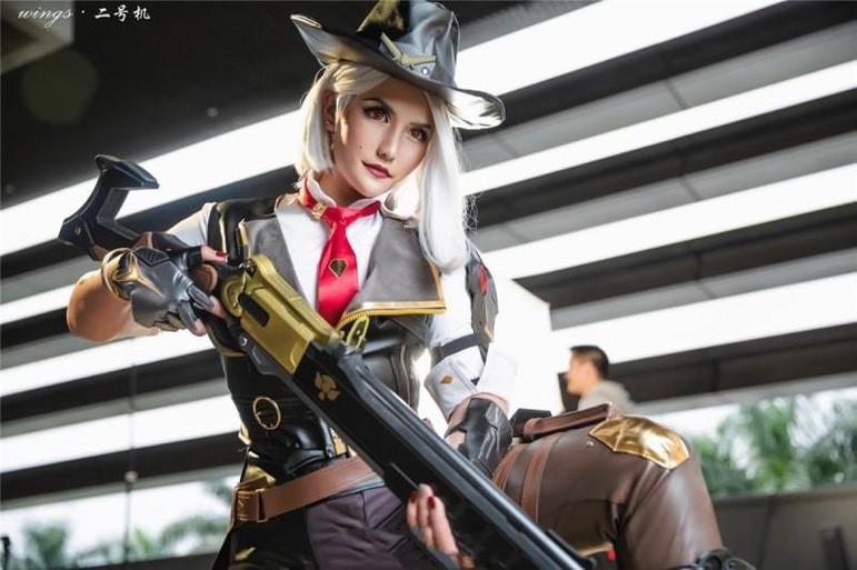 夏鸽鸽微博：cosplay作品，展现我对角色的理解，让你惊叹不已。