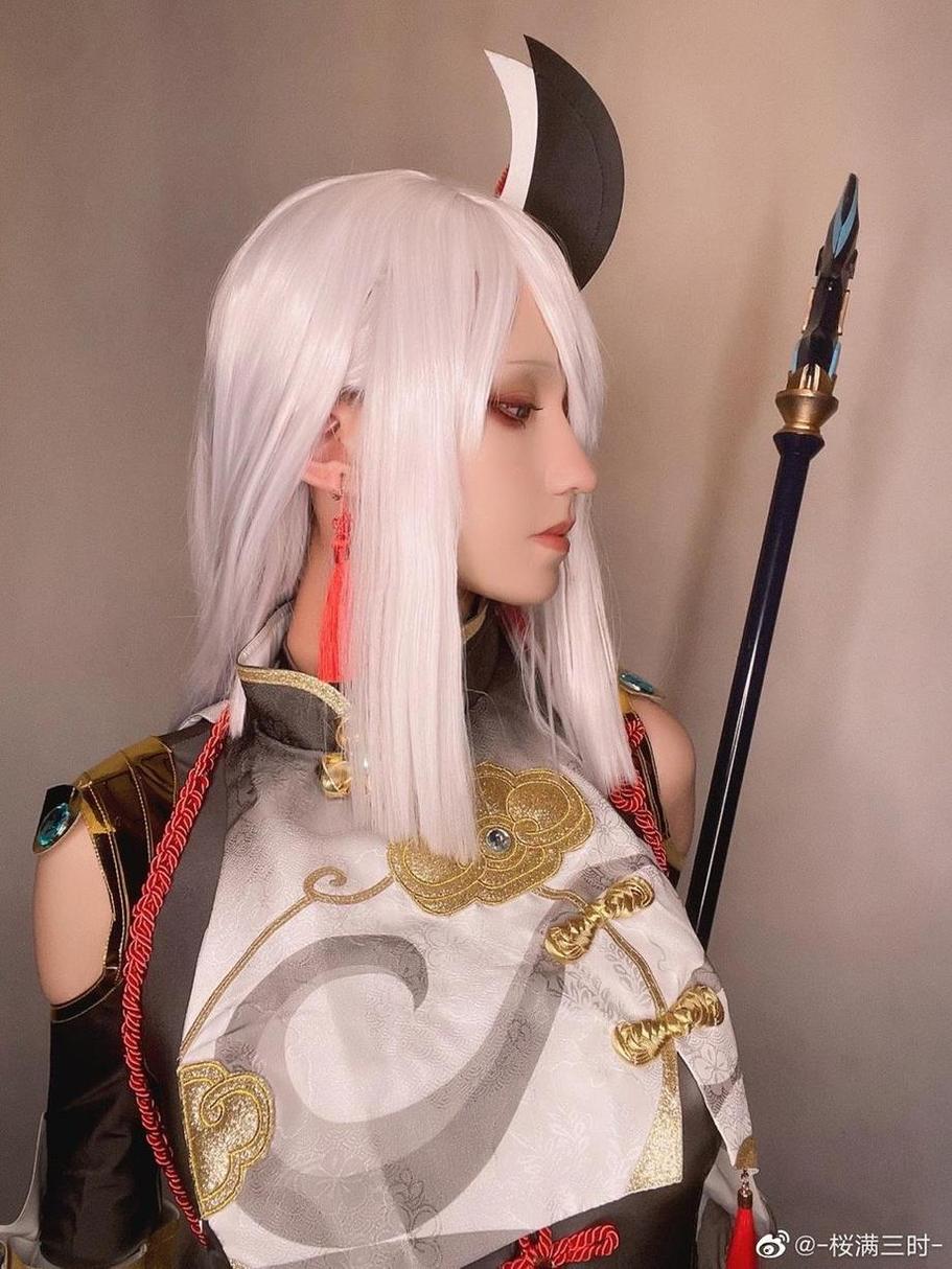 新版桜满三时碧蓝航线路易九世的照片，让你爱上cosplay