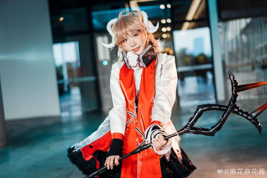 欣赏麻花麻花酱里诺原皮最近的一次cosplay造型